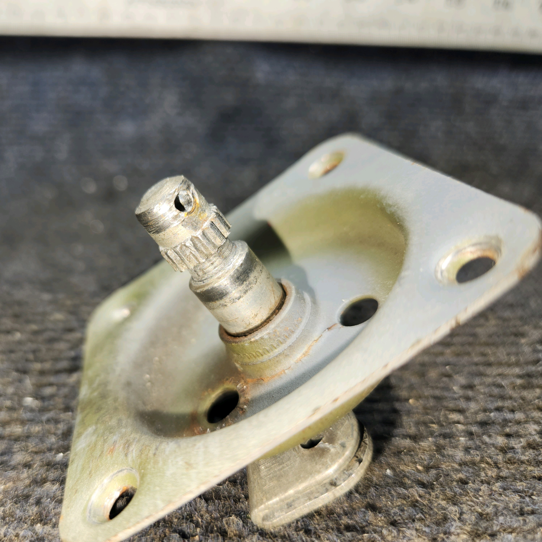 Used aircraft parts for sale, 0413195-3, 0511227-7 Cessna 172E Cabin Door Handle Plate Assembly with Shaft