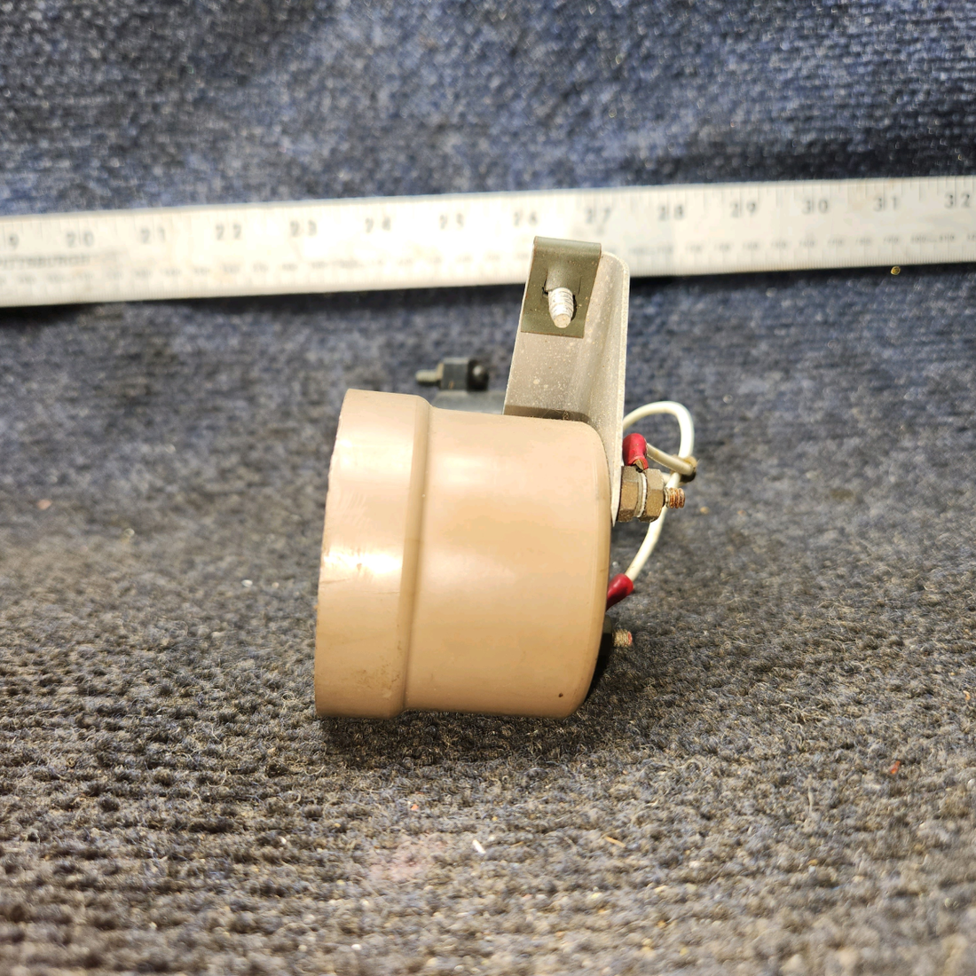 Used aircraft parts for sale, S1407-6, 0713738-3 Cessna 172E Stall Warning Horn with Bracket