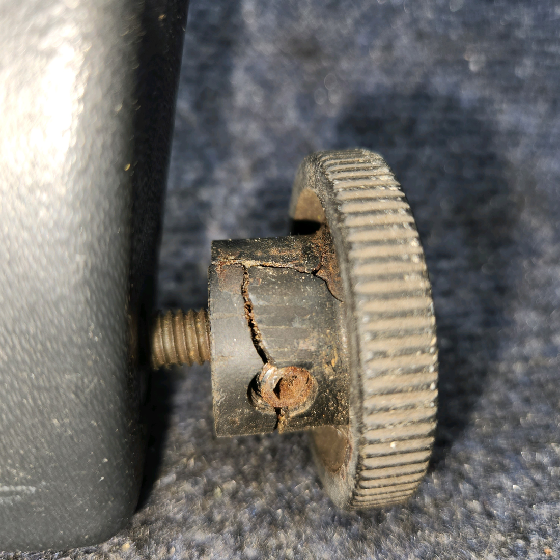 Used aircraft parts for sale, 62829-000 PIPER PA28-140 Rudder Trim Shaft Assy