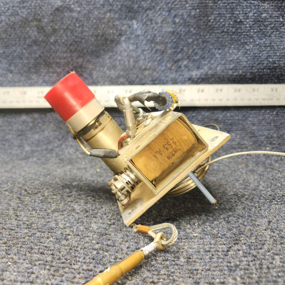 Used aircraft parts for sale, 1D414-194R Century BEECHCRAFT 95-55B Autopilot Pitch Servo 28 VLTS.