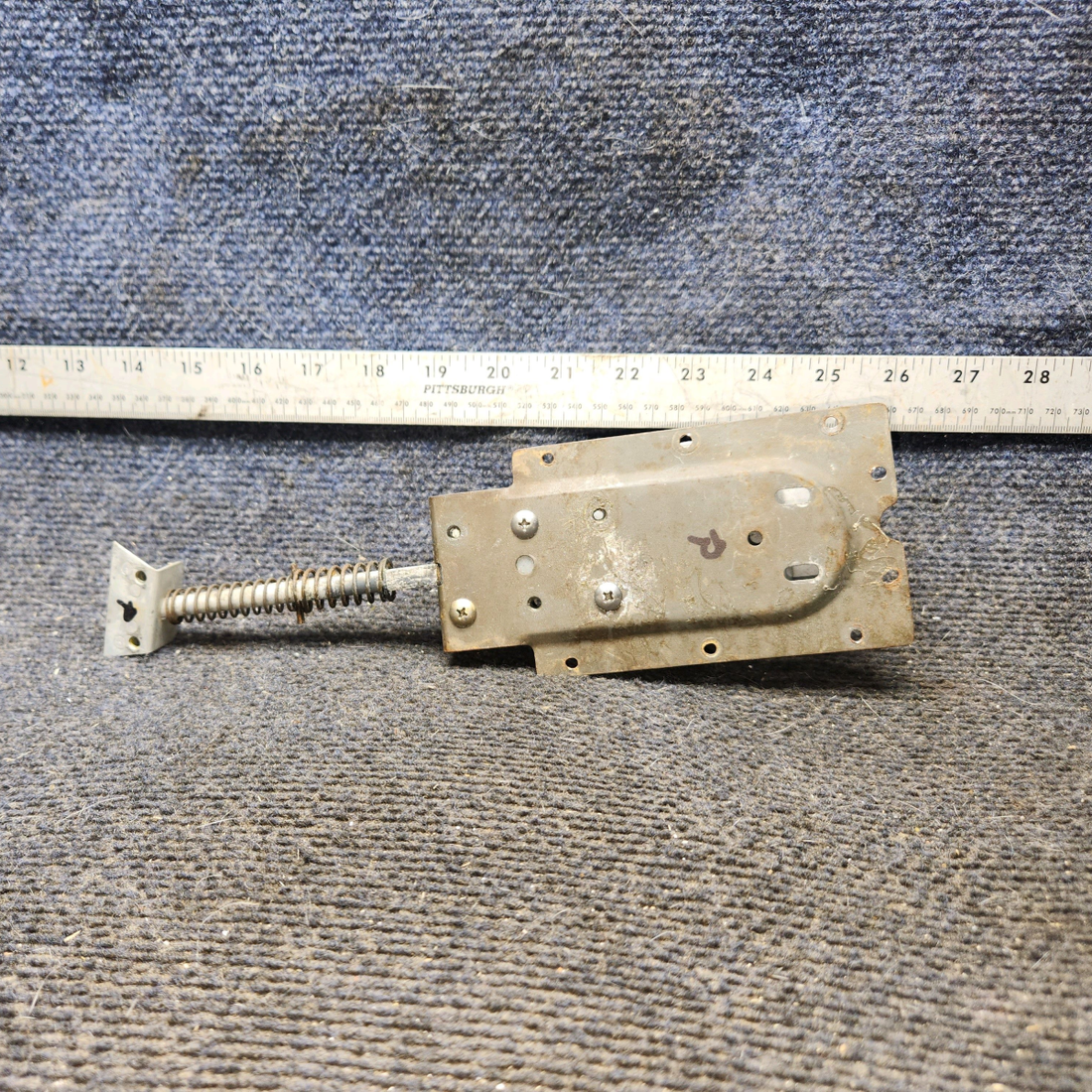 Used aircraft parts for sale, 0517012-4 cessna 172N Cabin Door Latch Assembly – RH