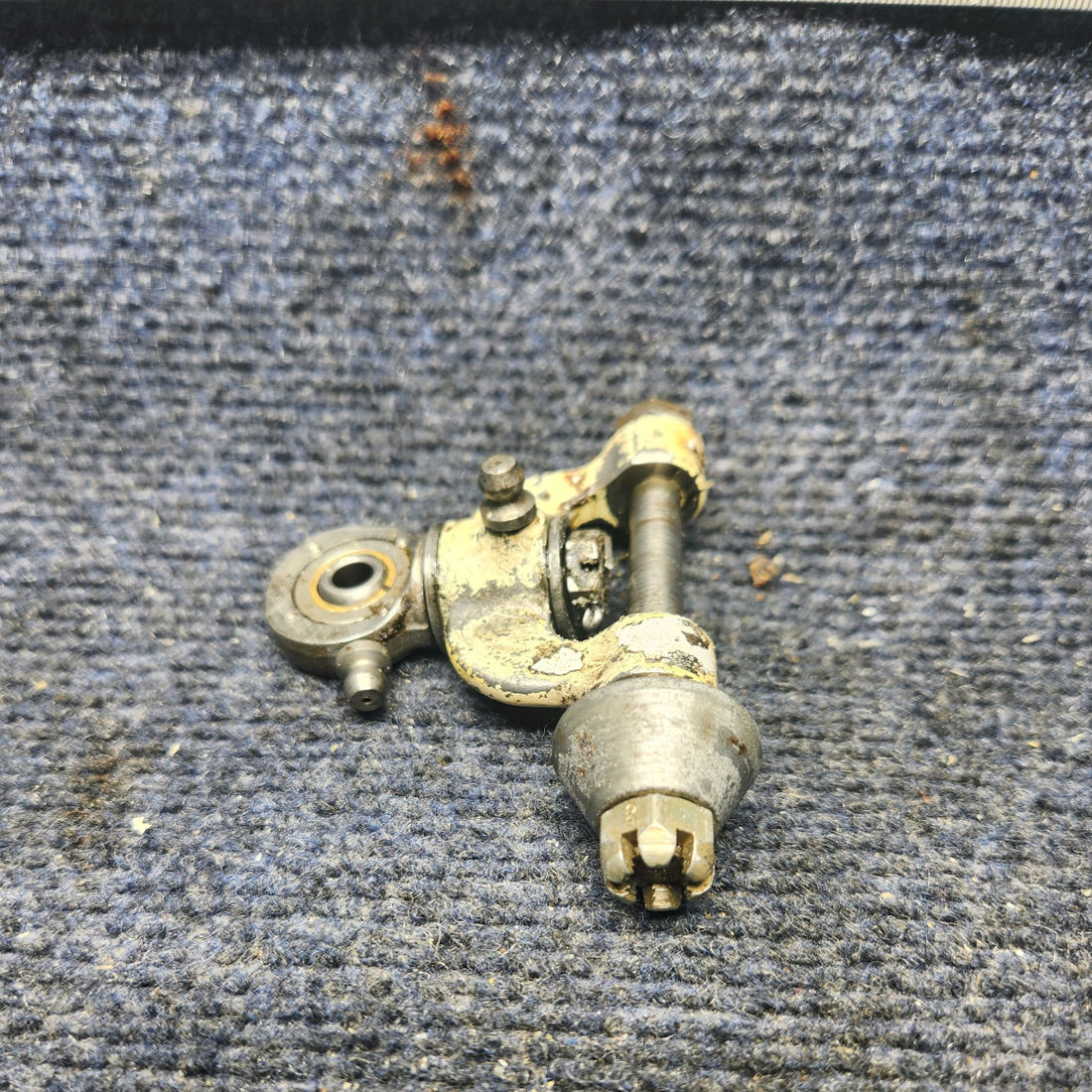 Used aircraft parts for sale, 35-825007 Beechcraft F33A NOSE GEAR STEERING YOKE