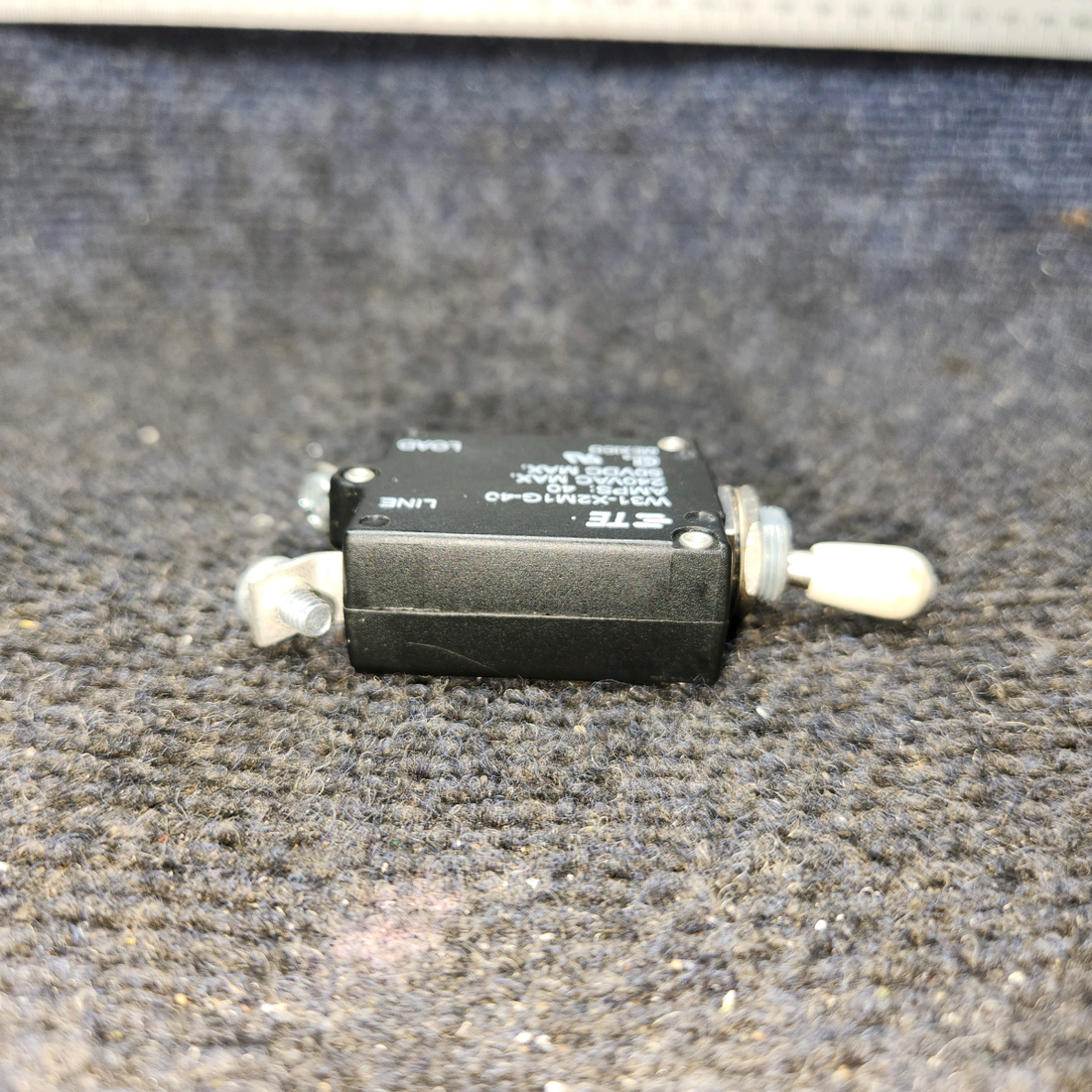 Used aircraft parts for sale, W31X2M1G40 Tyco Electronics W31 Series PIPER PA-24-250 Circuit  Breaker - 40 Amps