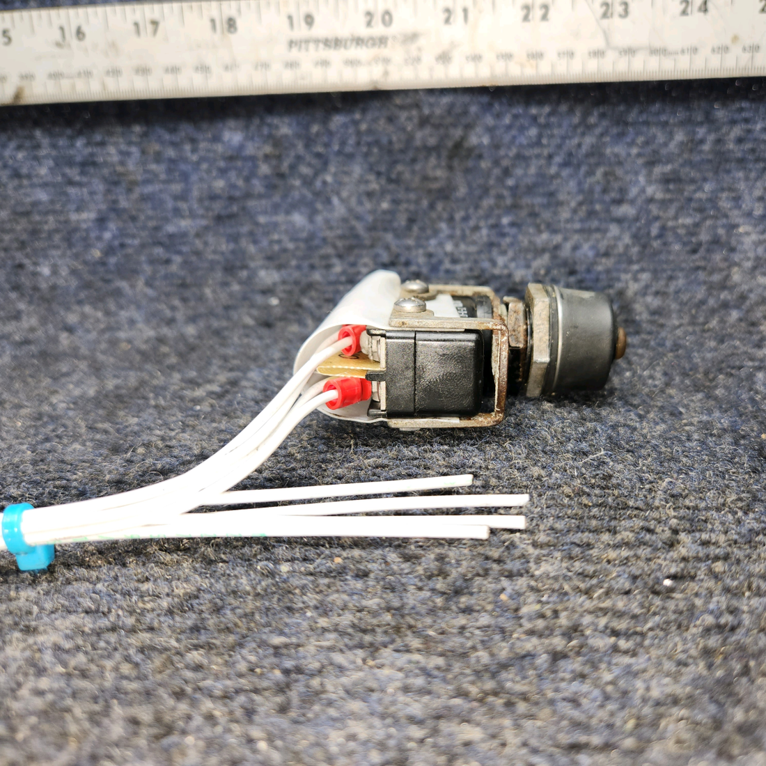 Used aircraft parts for sale, DT-2R-A7 PIPER PA-24-250 Landing Gear Micro Limit Switch