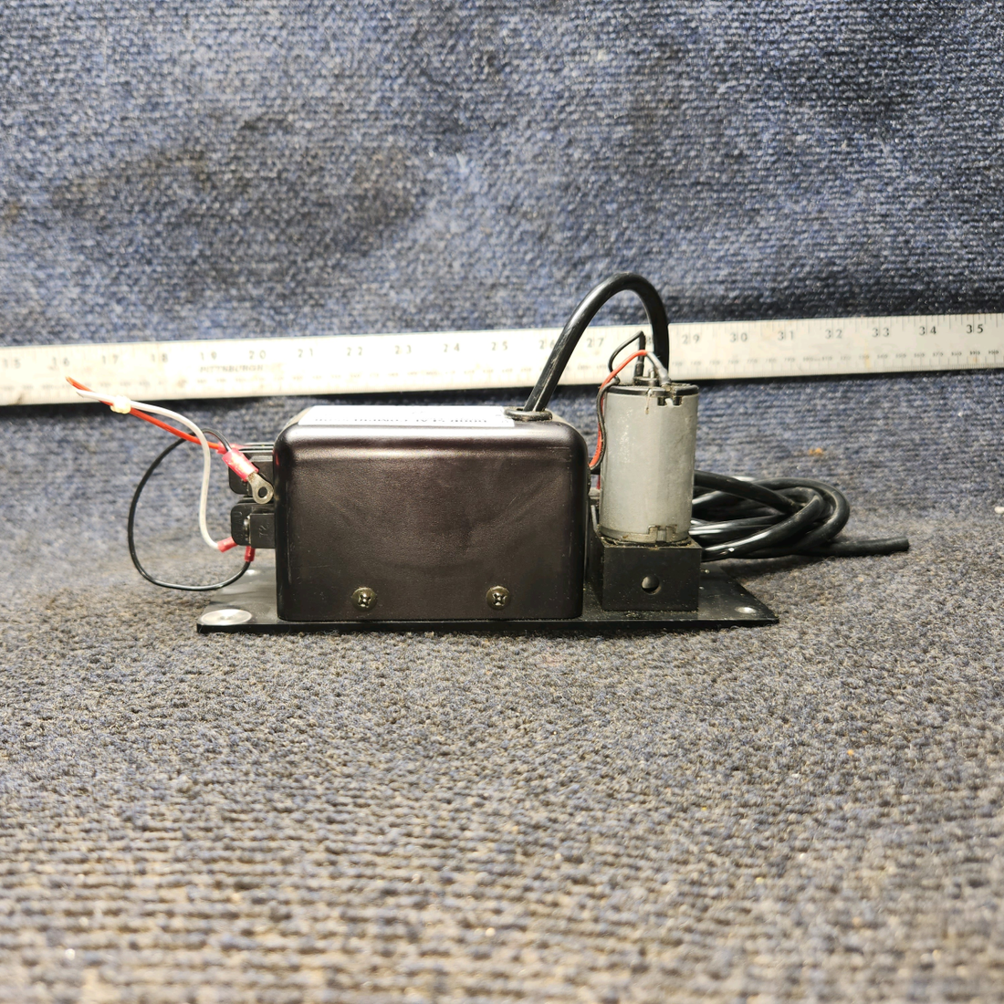 Used aircraft parts for sale, BFA 54-1000 Fields Aerocessories PIPER PA-24-250 Door Seal Compressor - 12-24V