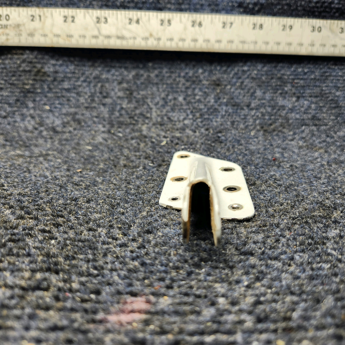 Used aircraft parts for sale, 79475-08 Piper PA28-140 Cabin Door Hinge Lower