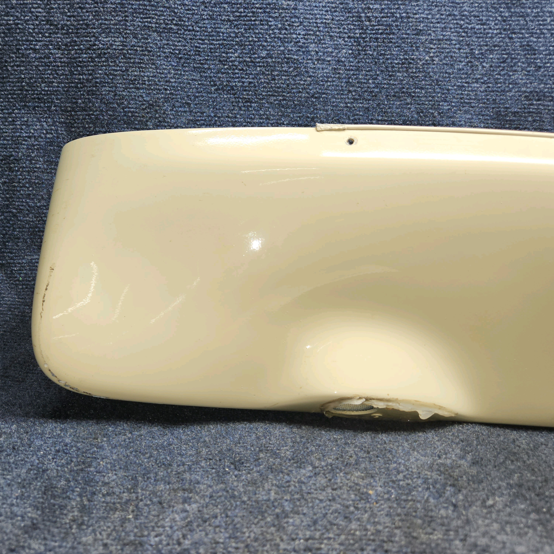 Used aircraft parts for sale, 0523565-200 CESSNA 172K WING TIP ASSEMBLY RH - HAS HOLE FOR STROBE.