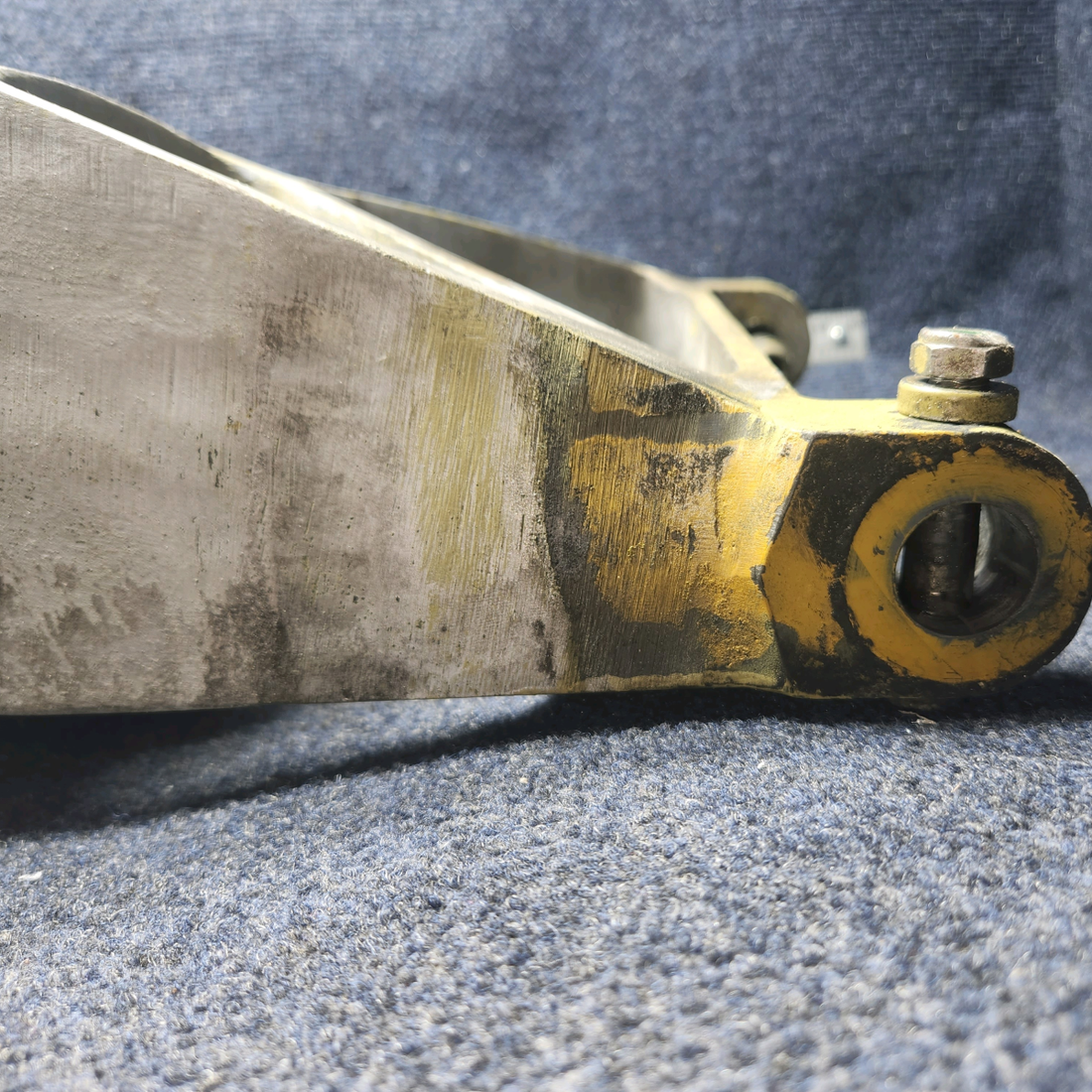 Used aircraft parts for sale, 169-810001-602 Beechcraft A24R Main Landing Gear Assembly RH