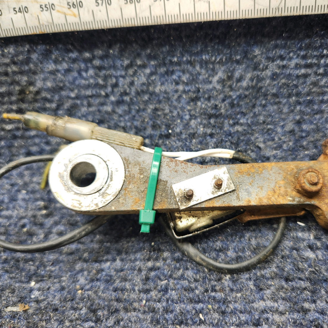 Used aircraft parts for sale, 2241118-1 Cessna 172RG Downlock Hook Assy And Bushing