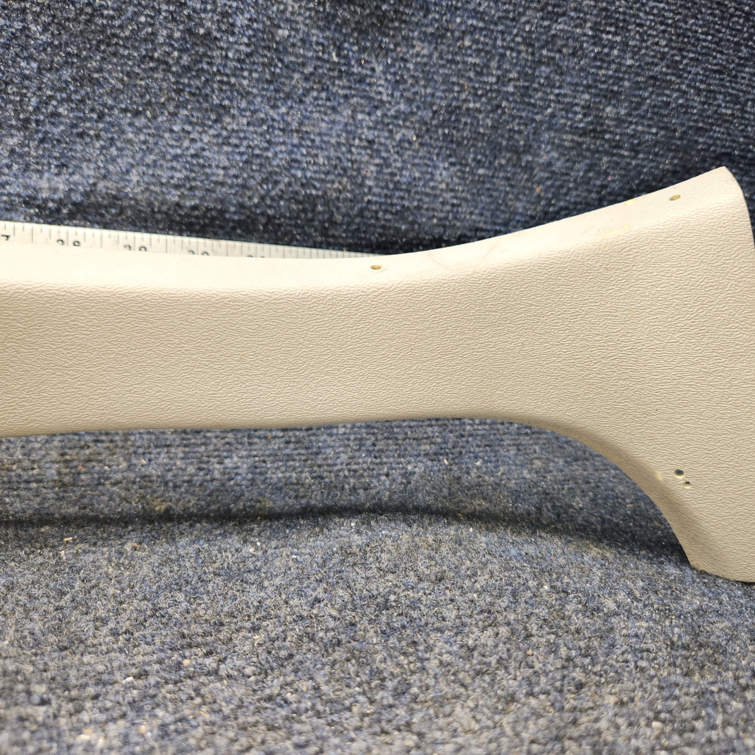 Used aircraft parts for sale, 0515014-2 Cessna 172RG MOLDING REAR WINDOW UPPER