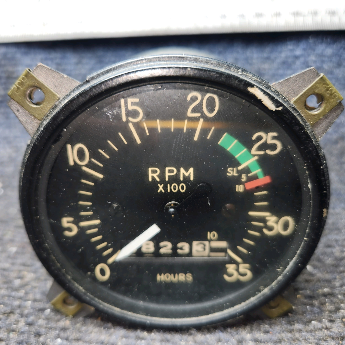 Used aircraft parts for sale, 550-614 Piper PA32RT-300 Tachometer RPM