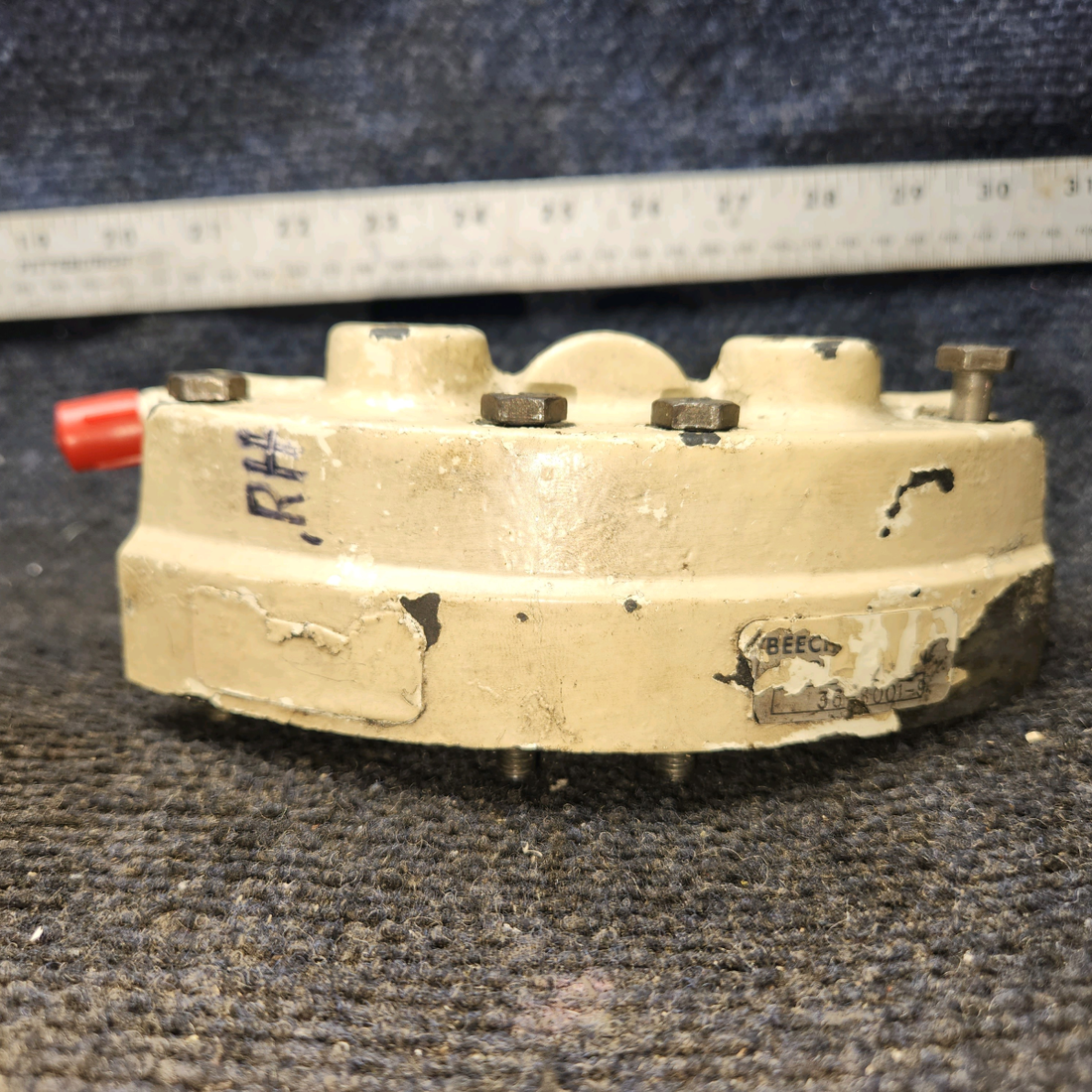 Used aircraft parts for sale, 36-8001-9 Cleveland BEECHCRAFT F35 30-54 Bake Caliper Assembly