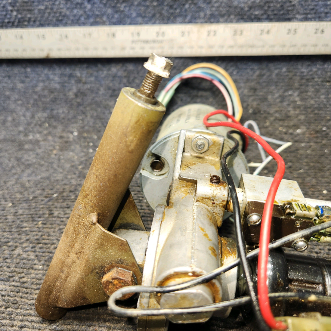 Used aircraft parts for sale, C301002-0103 cessna 172N Motor-Flap Actuator Internally Filtered