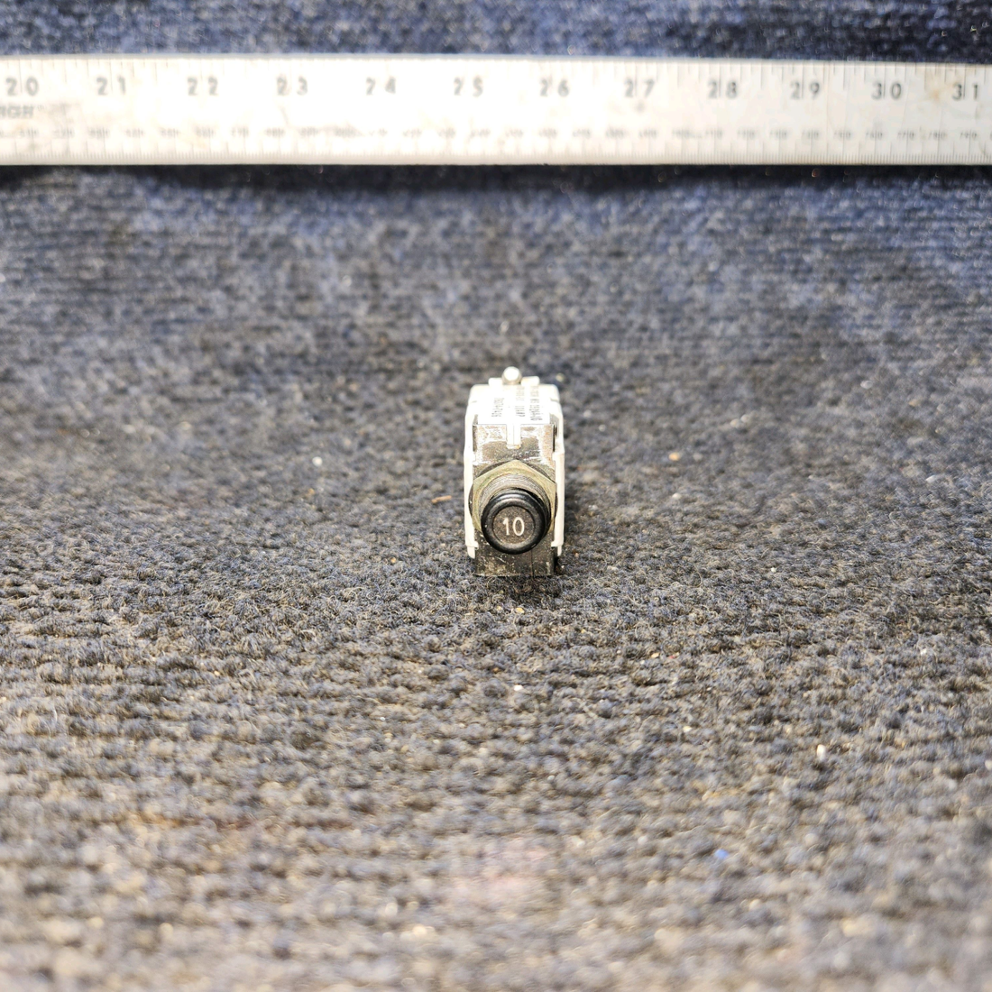 Used aircraft parts for sale, 700-001-10 Breaker Mfg Cessna 172E Pull Braker 10 AMP