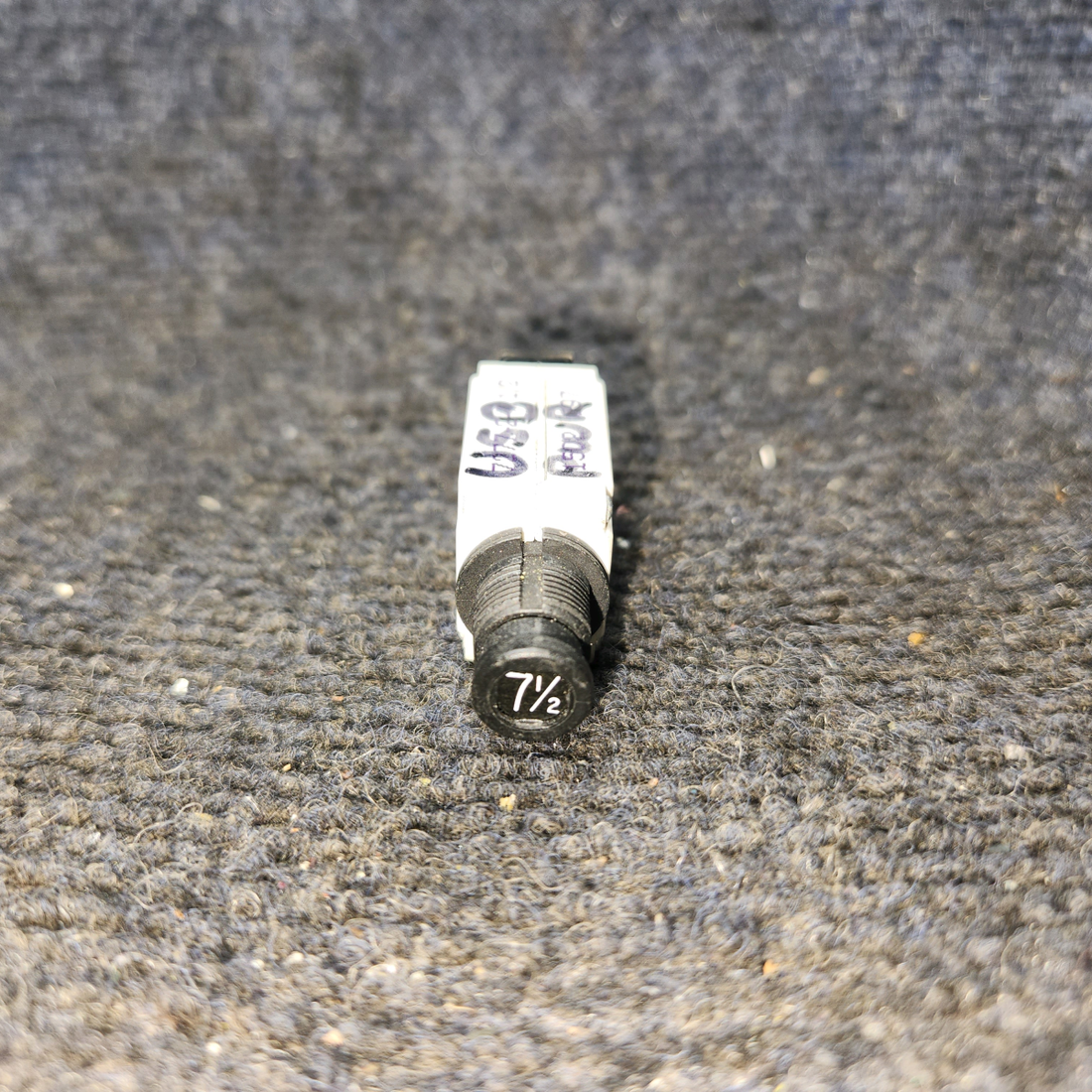 Used aircraft parts for sale, 7277-2-7.5 klixon 7274-2 PIPER PA-24-250 Circuit Breaker 7.5 AMP - Price for Each