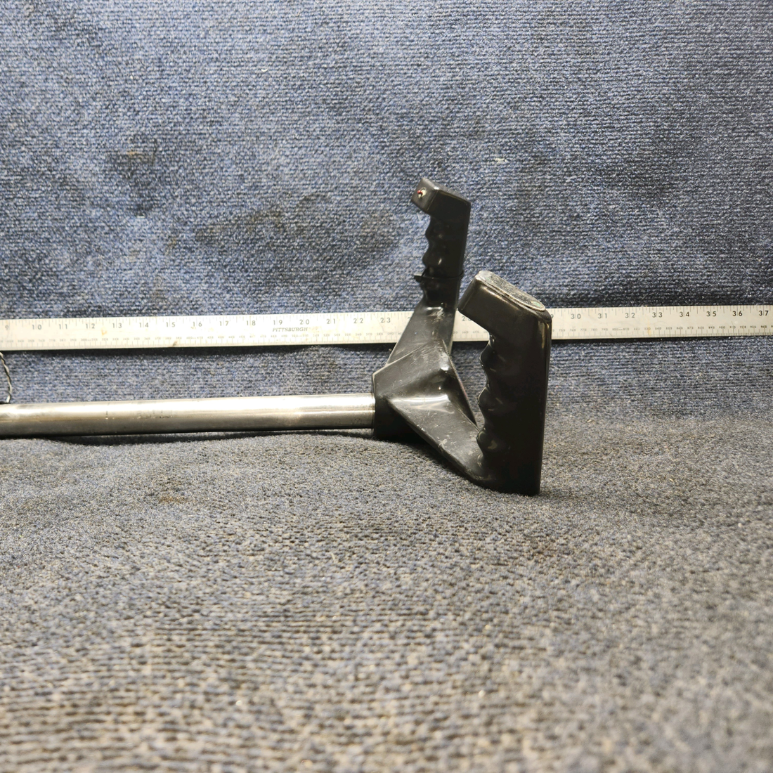 Used aircraft parts for sale, 85292-007 Piper PA28-161 Control Wheel Assy w Mic Switch (L: 14”, Dia: 1.125”)