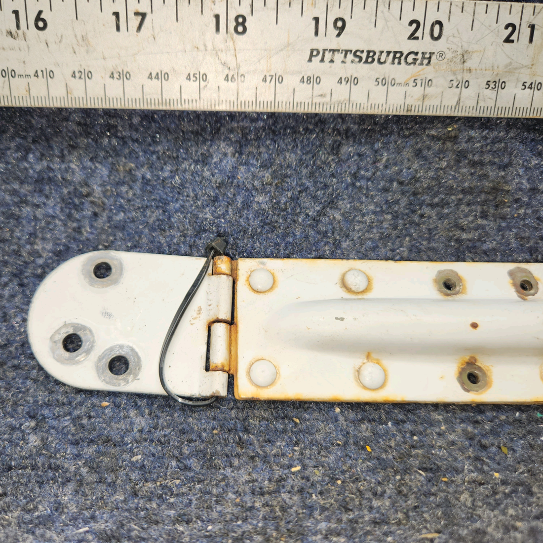 Used aircraft parts for sale, 0511280-2 Cessna C172RG CABIN DOOR HINGE ASSY UPPER RH