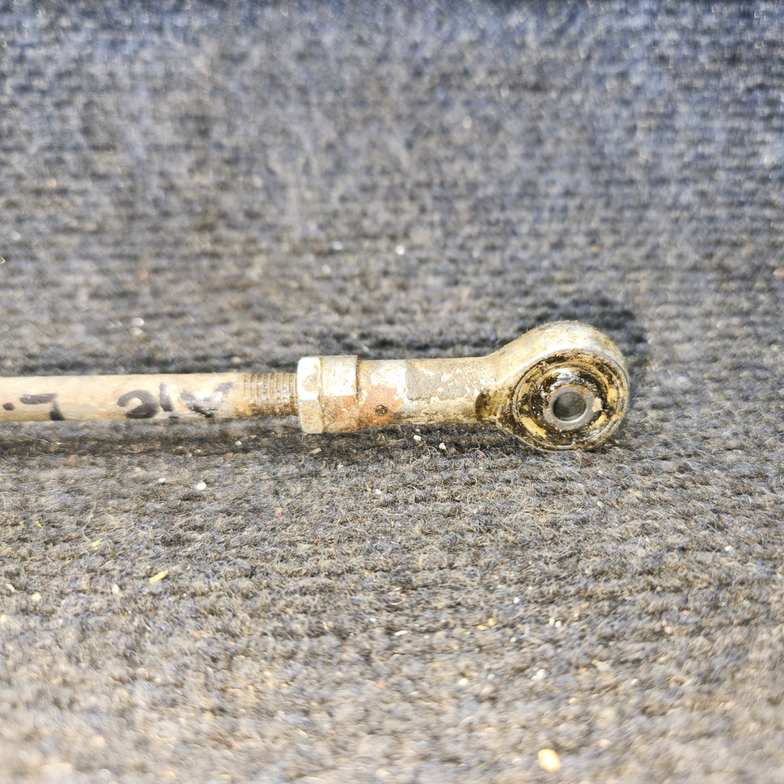 Used aircraft parts for sale, 0523218 Cessna 182G Aileron Push Pull Rod Assembly