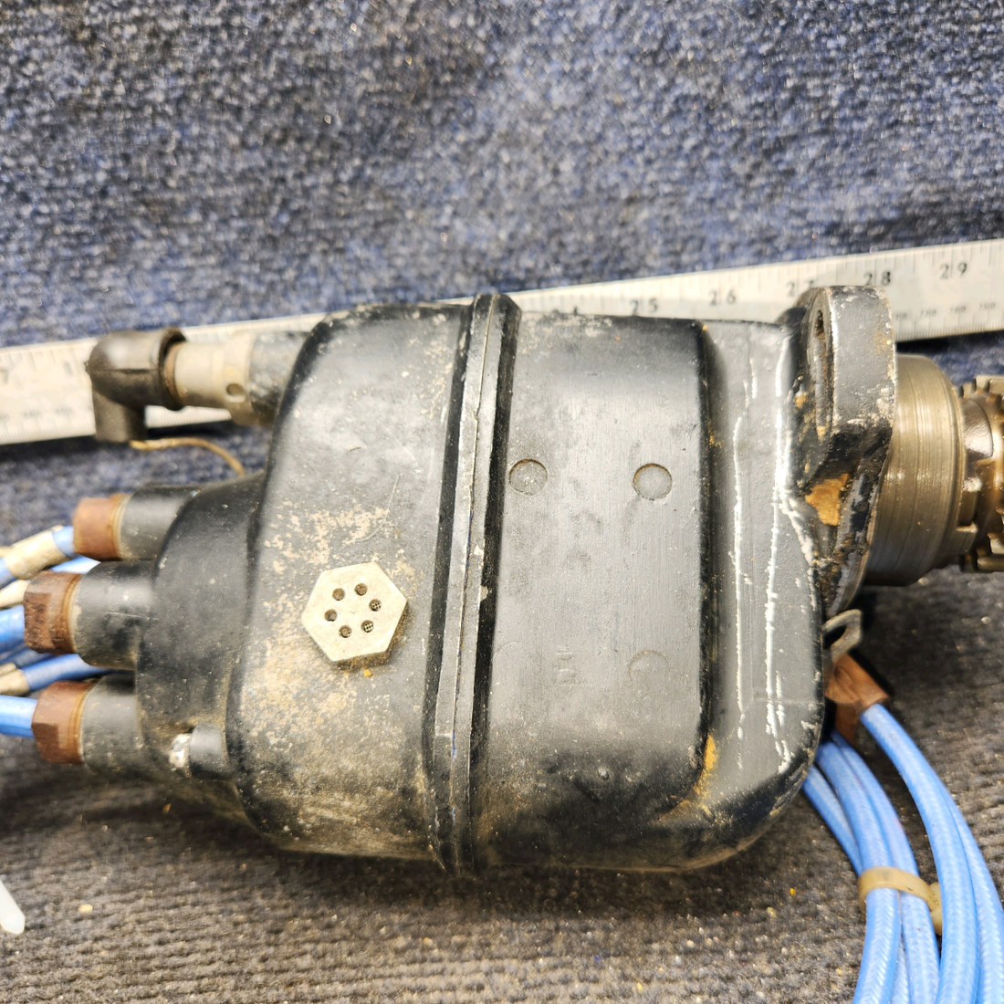 Used aircraft parts for sale, 664, 530603 Continental C125, C145 & O300 Cessna 172F Slick Magneto With Gear