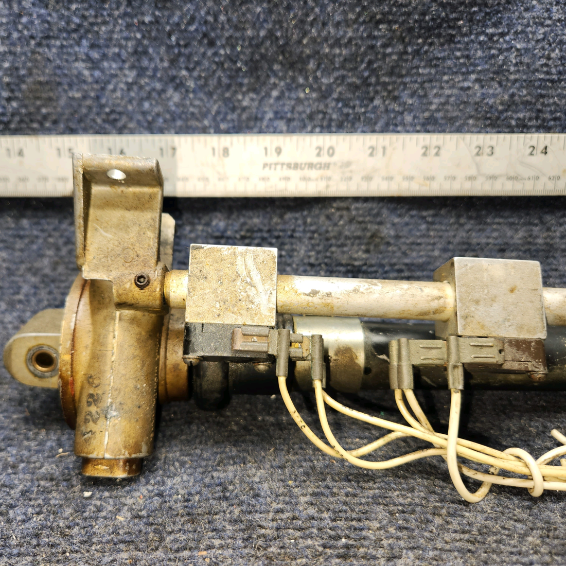 Used aircraft parts for sale, 99854-000 PIPER PA28-161 Condenser Trasmission Assembly W/Engine 12 Volt