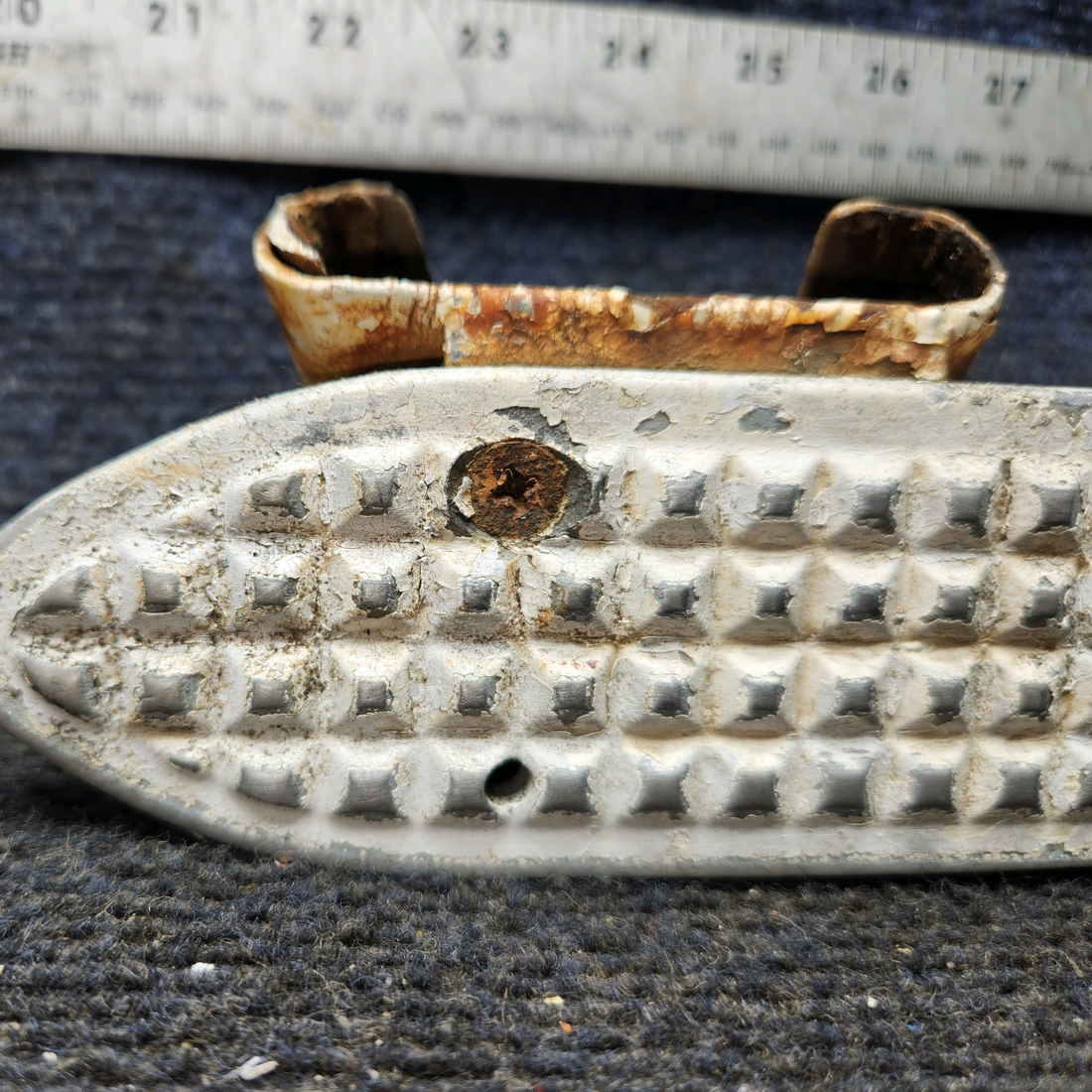 Used aircraft parts for sale, 0541155-1, 0541154-1 Cessna 172F Main Gear Entrance Bracket w/ Step - RH