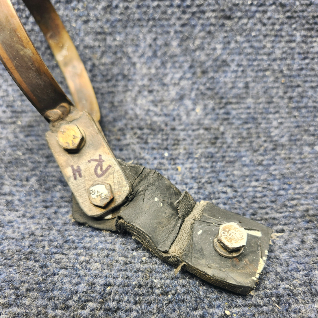 Used aircraft parts for sale, 630120-501 Mooney M20J EXHAUST HANGER ASSY. TAIL PIPE