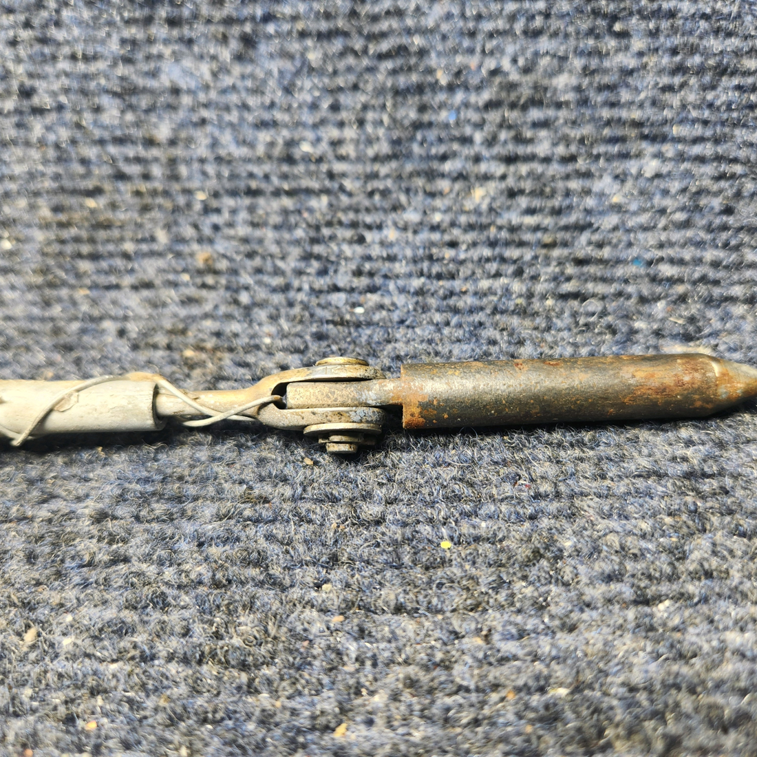 Used aircraft parts for sale, 96-420033-11 BEECHCRAFT 95-55B Cabin Door Latch Tube  w/ Pin