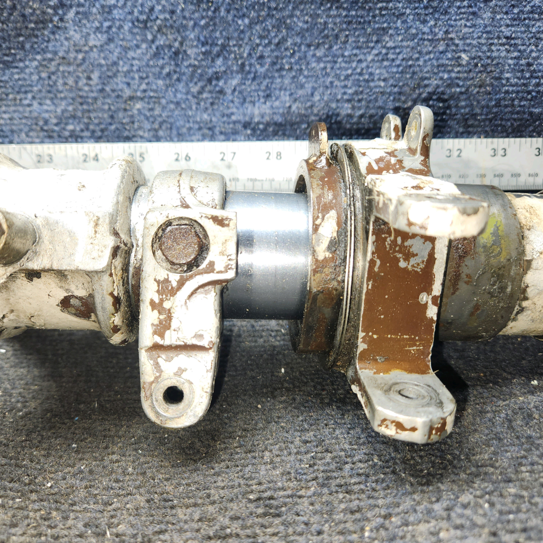 Used aircraft parts for sale, 0743600-200 Cessna 182G Nose Gear Assembly