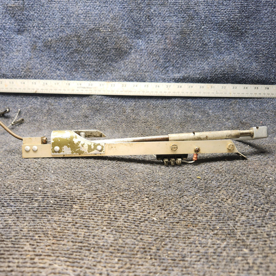 Used aircraft parts for sale, 0813150-75, 1713035-1 cessna 172N Parking Brake Handle and Support Assembly