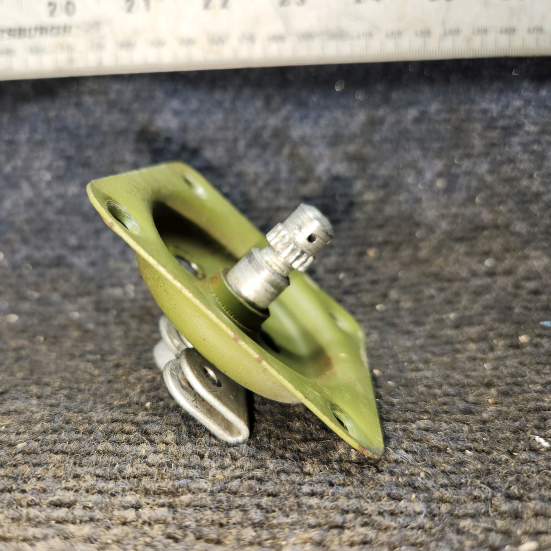 Used aircraft parts for sale, 0413195-3, 0511227-7 Cessna 172E Cabin Door Handle Plate Assembly with Shaft