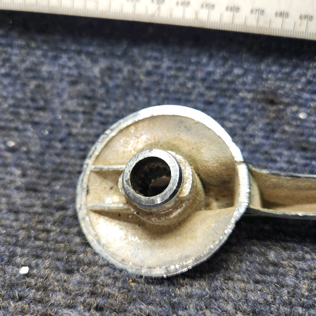 Used aircraft parts for sale, 464-023 Piper PA28-140 Stabilator Trim Crank Handle