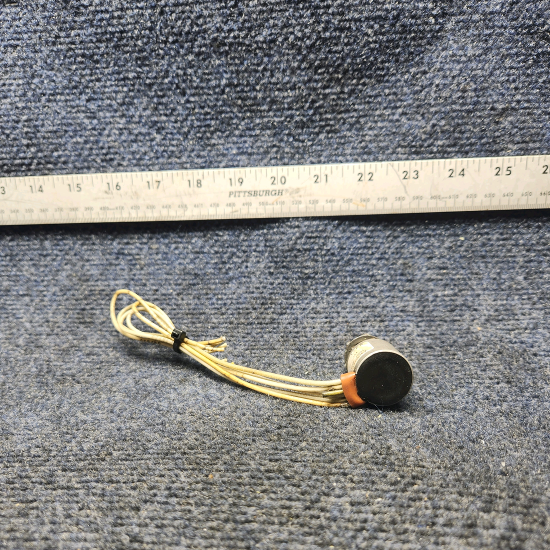 Used aircraft parts for sale, 100-381006-1 Beechcraft F33A LANDING GEAR LIMIT SWITCH (14-28V)