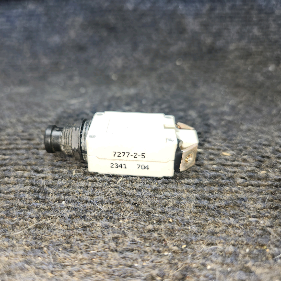 Used aircraft parts for sale, 7277-2-5 Klixon cessna 172k Circuit Breaker – 5 Amp