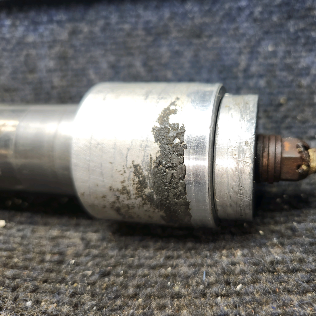 Used aircraft parts for sale, 1442001-1, 1442002-1 Cessna 172F Nose Gear Wheel Axle Assy