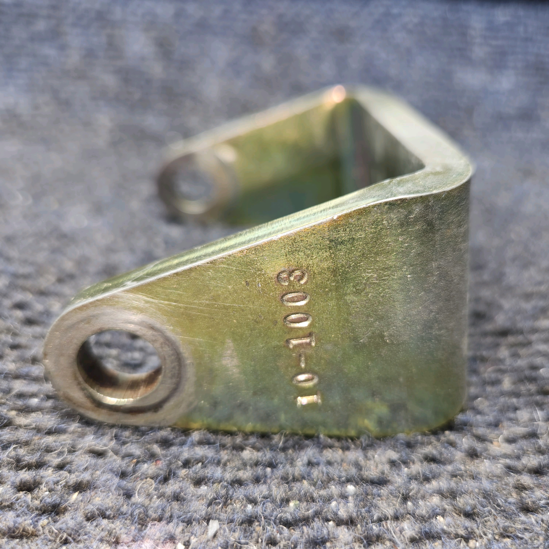 Used aircraft parts for sale, 07-031131 PIPER PA28-140 Alternator Bracket