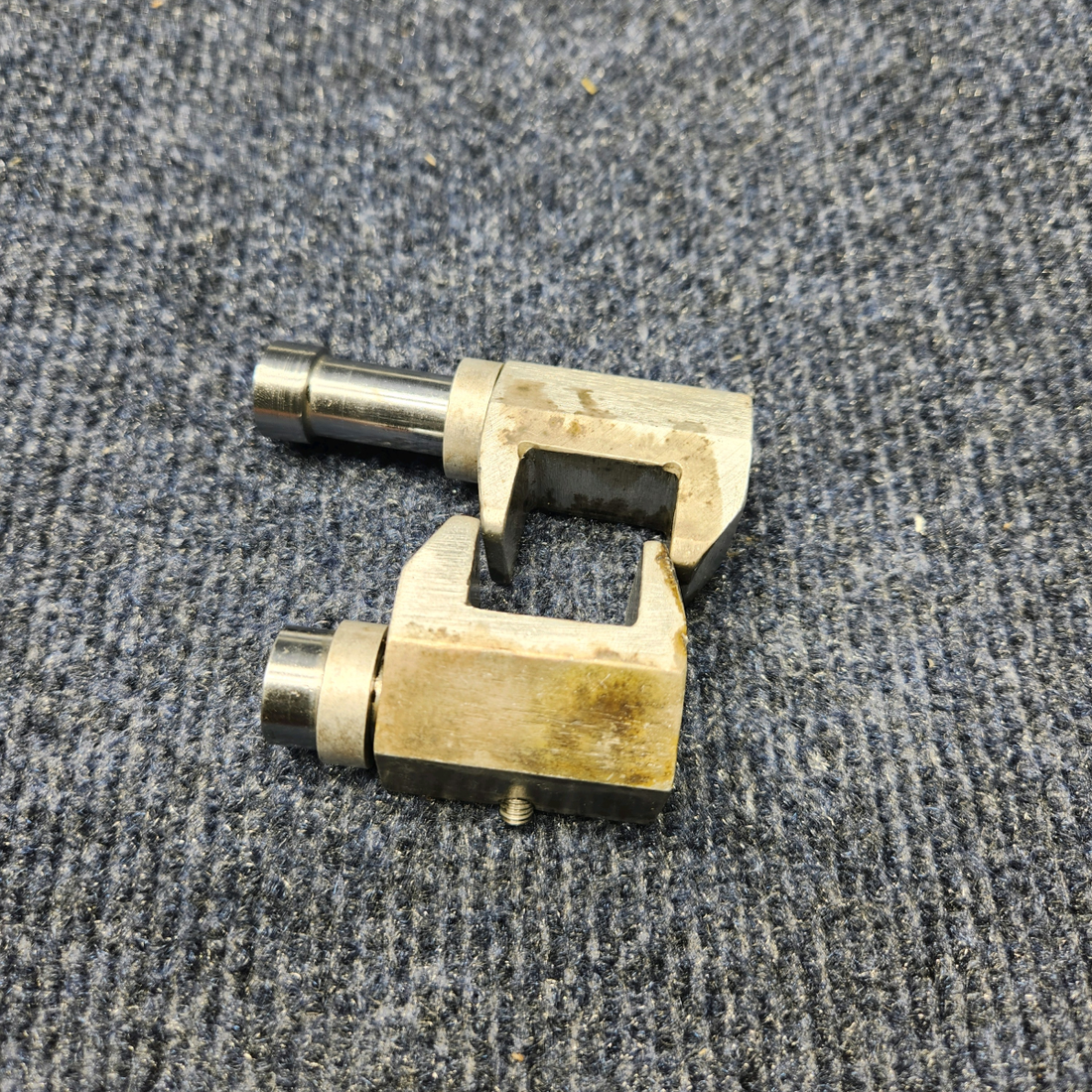 Used aircraft parts for sale, HC-A2V20-4A1 Hartzell BEECHCRAFT F35 HARTZELL TWO BLADE PROPELLER W/ ADAPTER KIT & LOGS (PROP STRUCK)