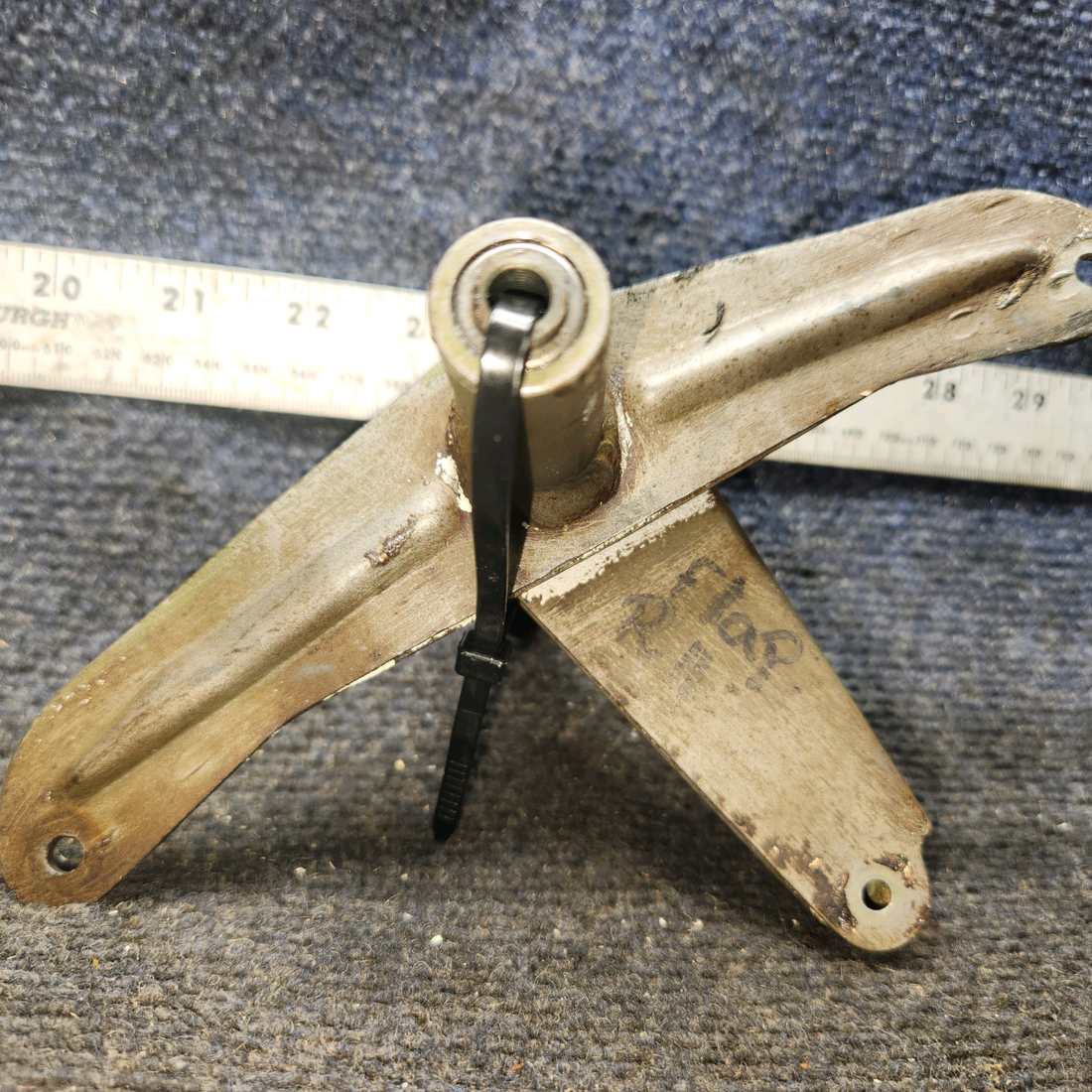 Used aircraft parts for sale, 0523535-1 Cessna 172 Bellcrank Assembly, Right Flap