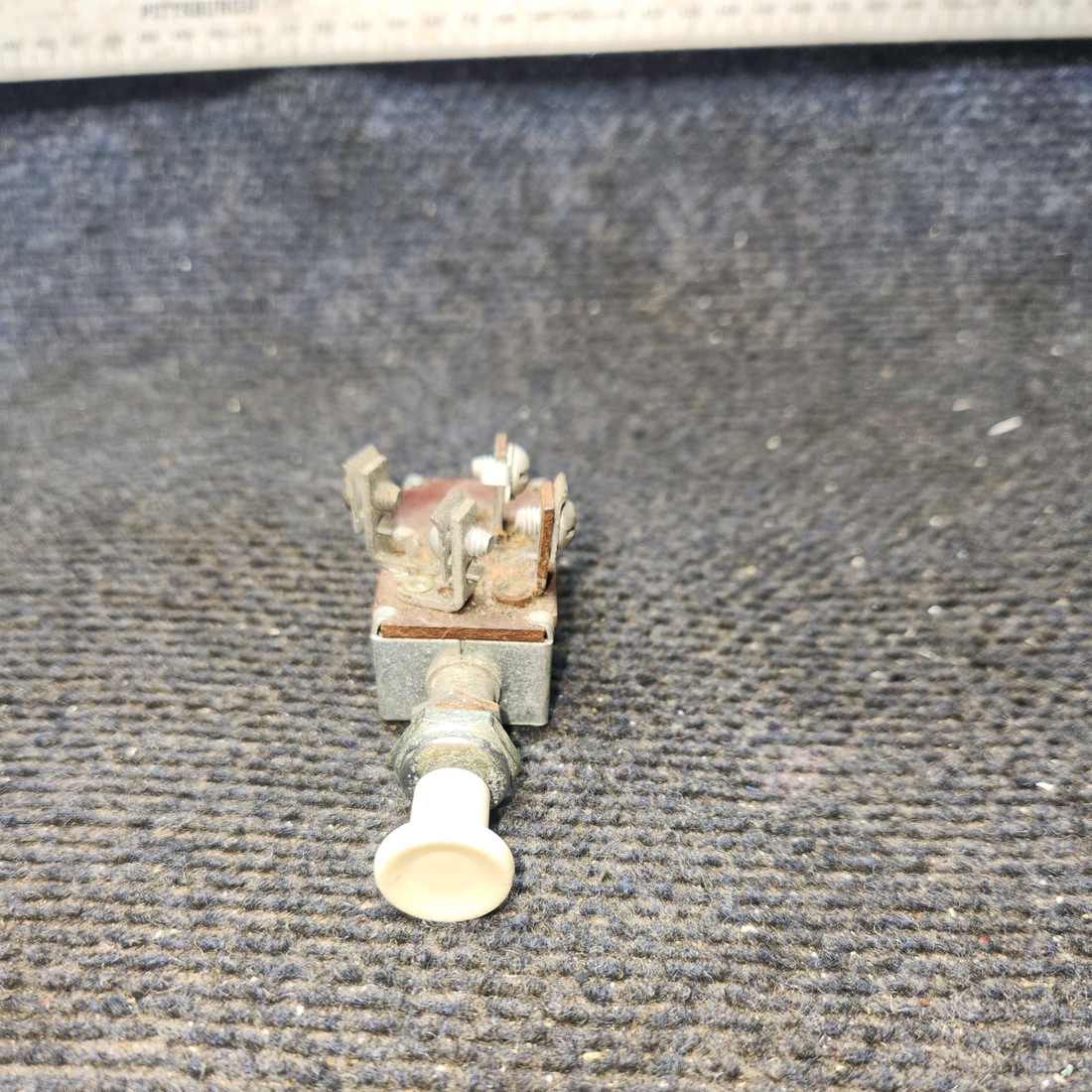 Used aircraft parts for sale, 0713035 Cessna 172E 3-Position Landing/Taxi Light Pull Switch OFF/ON/ON