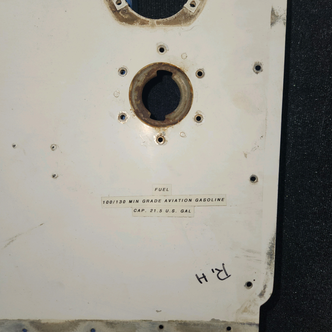 Used aircraft parts for sale, 0523521-26 cessna 172N Fuel Tank Well Cover Assembly – RH
