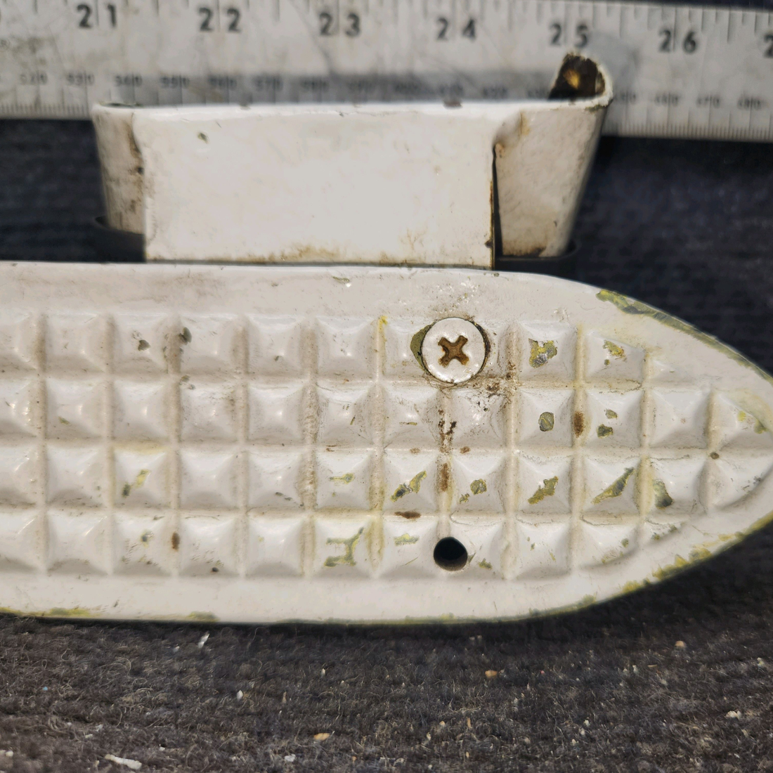 Used aircraft parts for sale, 0541155-1, 0541154-1 cessna 150G Main Gear Step with Bracket - LH
