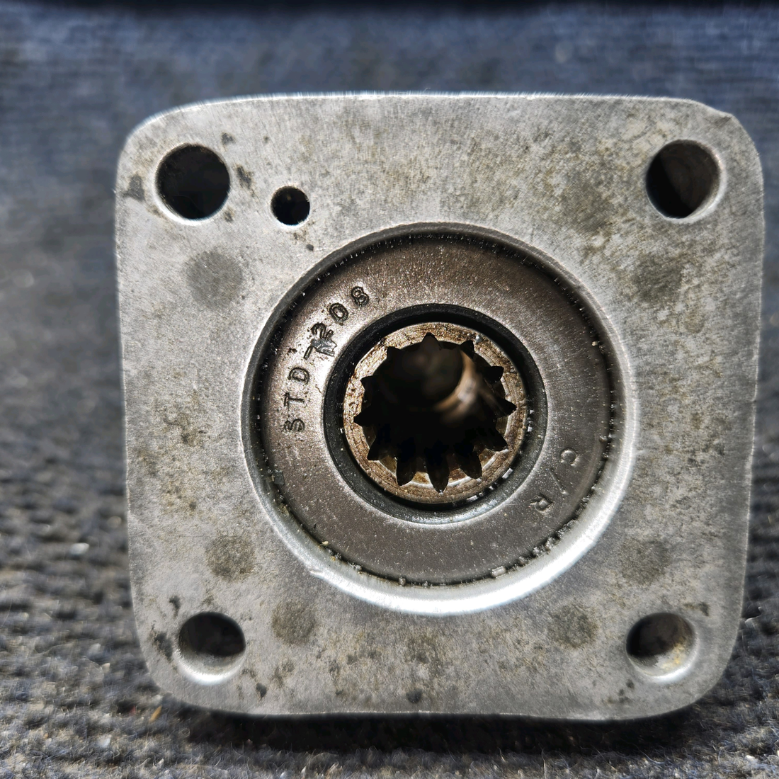 Used aircraft parts for sale, 61098 Continental, Lycoming O-320 Vacuum Pump Adapter Assembly w/ Gear