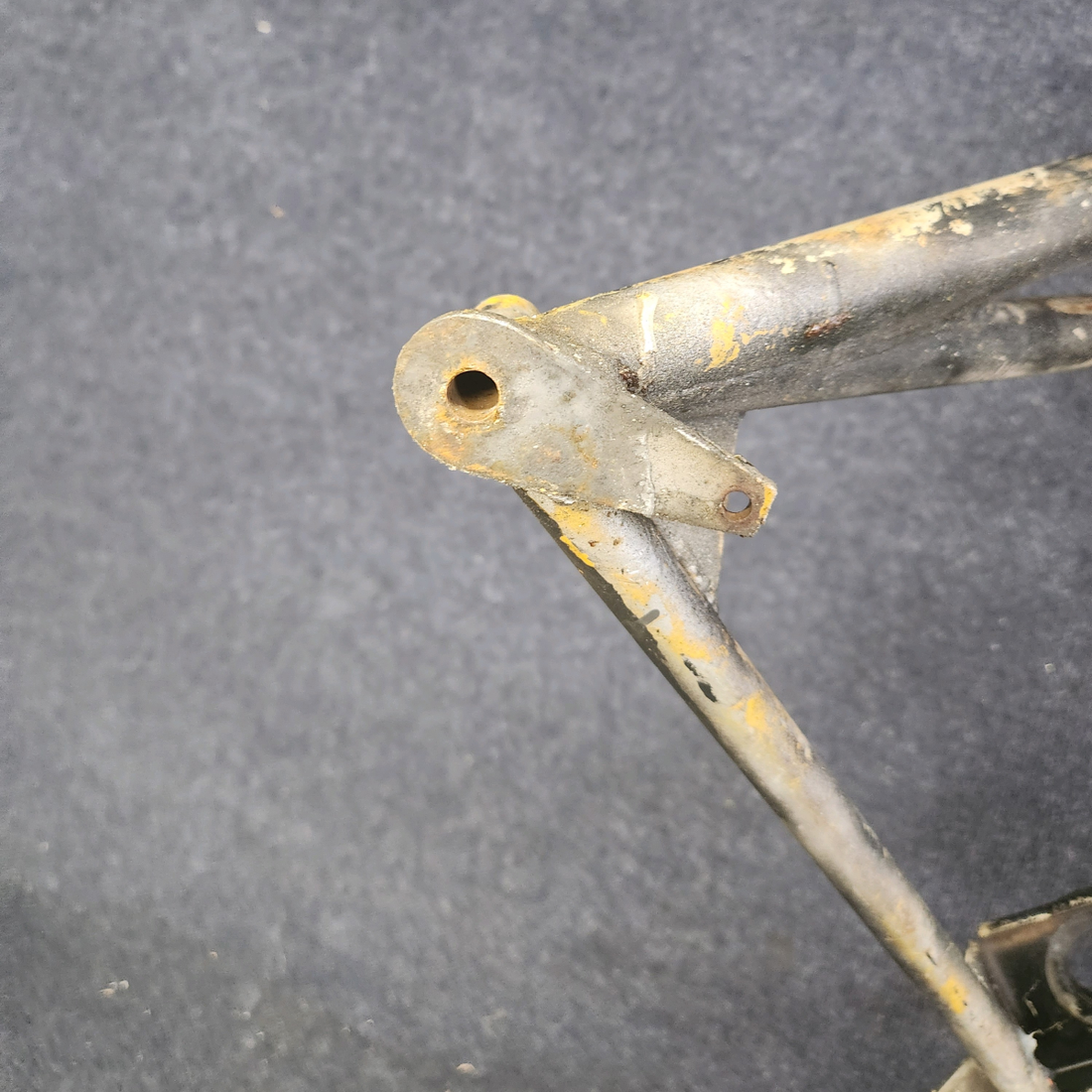 Used aircraft parts for sale, 169-910007-650 Beechcraft A23A Musketeer Custom III ENGINE MOTOR MOUNT