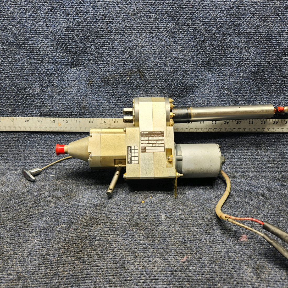 Used aircraft parts for sale, 560254-501 Vickers 102000-1 MOONEY M20J VICKERS LINEAR LANDING GEAR ACTUATOR (12V, 55A)