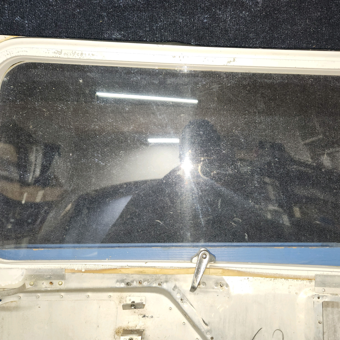 Used aircraft parts for sale, 0413033-2 cessna 150G Cabin Door – Pilot Side RH