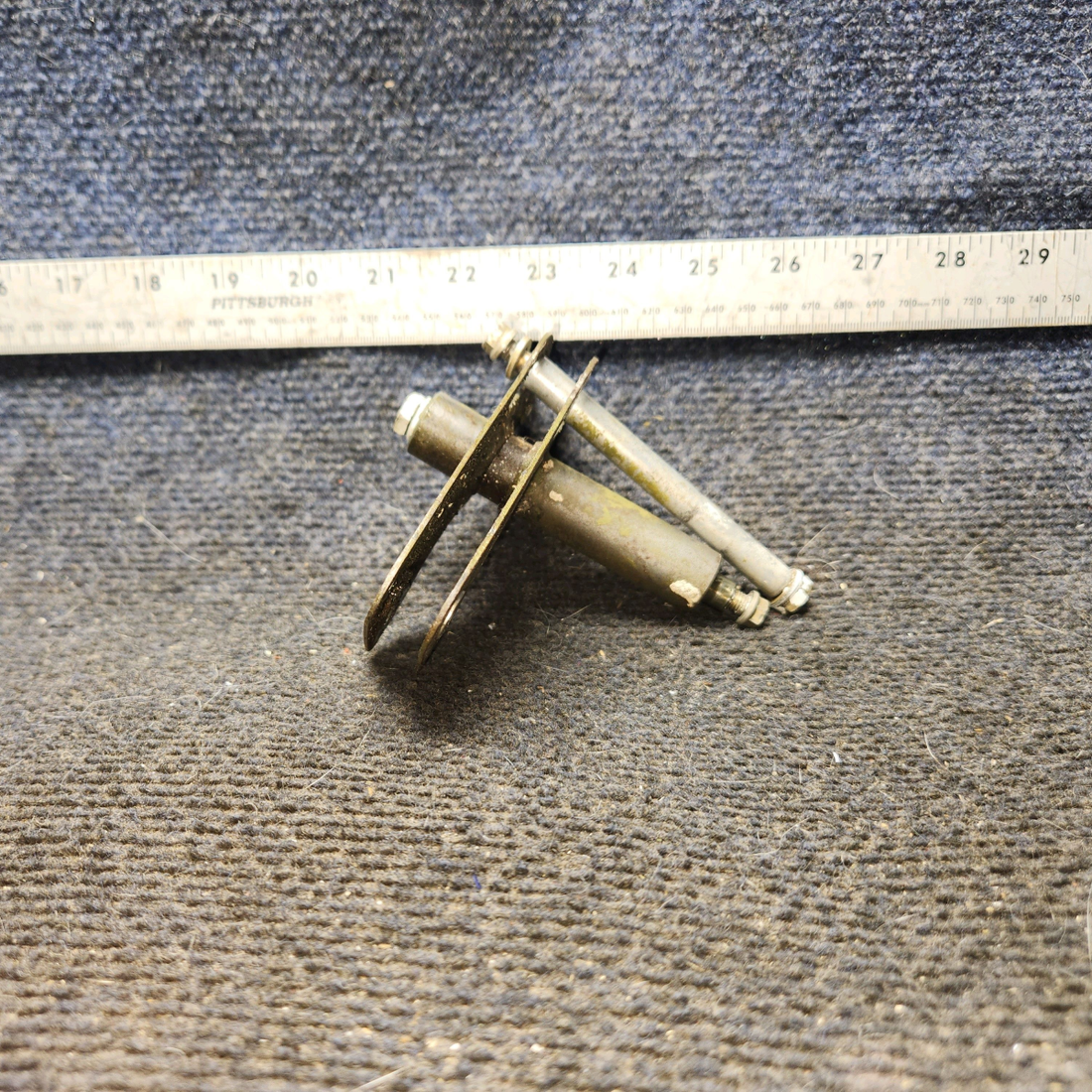 Used aircraft parts for sale, 0523223-2 cessna 172N Aileron Bellcrank Assembly – RH