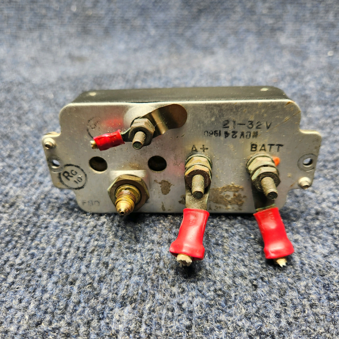 Used aircraft parts for sale, C669560-0101 Rochester CESSNA C172RG AMMETER-OIL PRESSURE CLUSTER (21-32V)