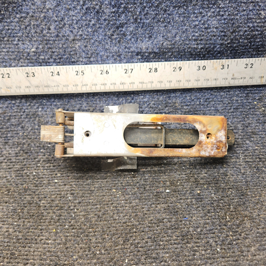 Used aircraft parts for sale, 79434-000 Piper PA-28-140 Cabin Door Latch Assembly