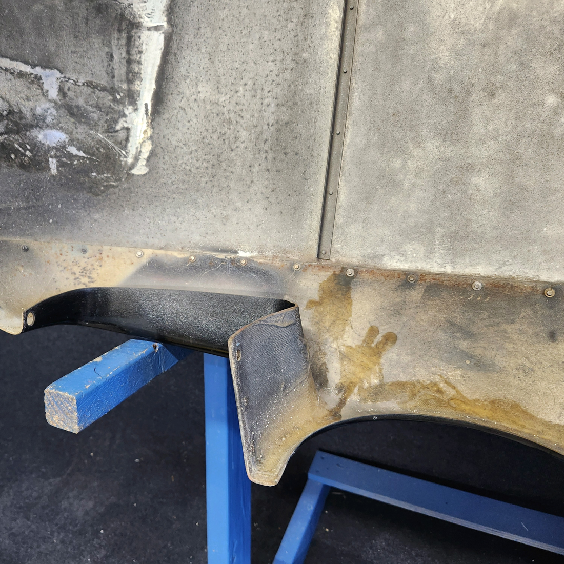 Used aircraft parts for sale, 0552112-200 CESSNA 172K UPPER COWLING (TOP)