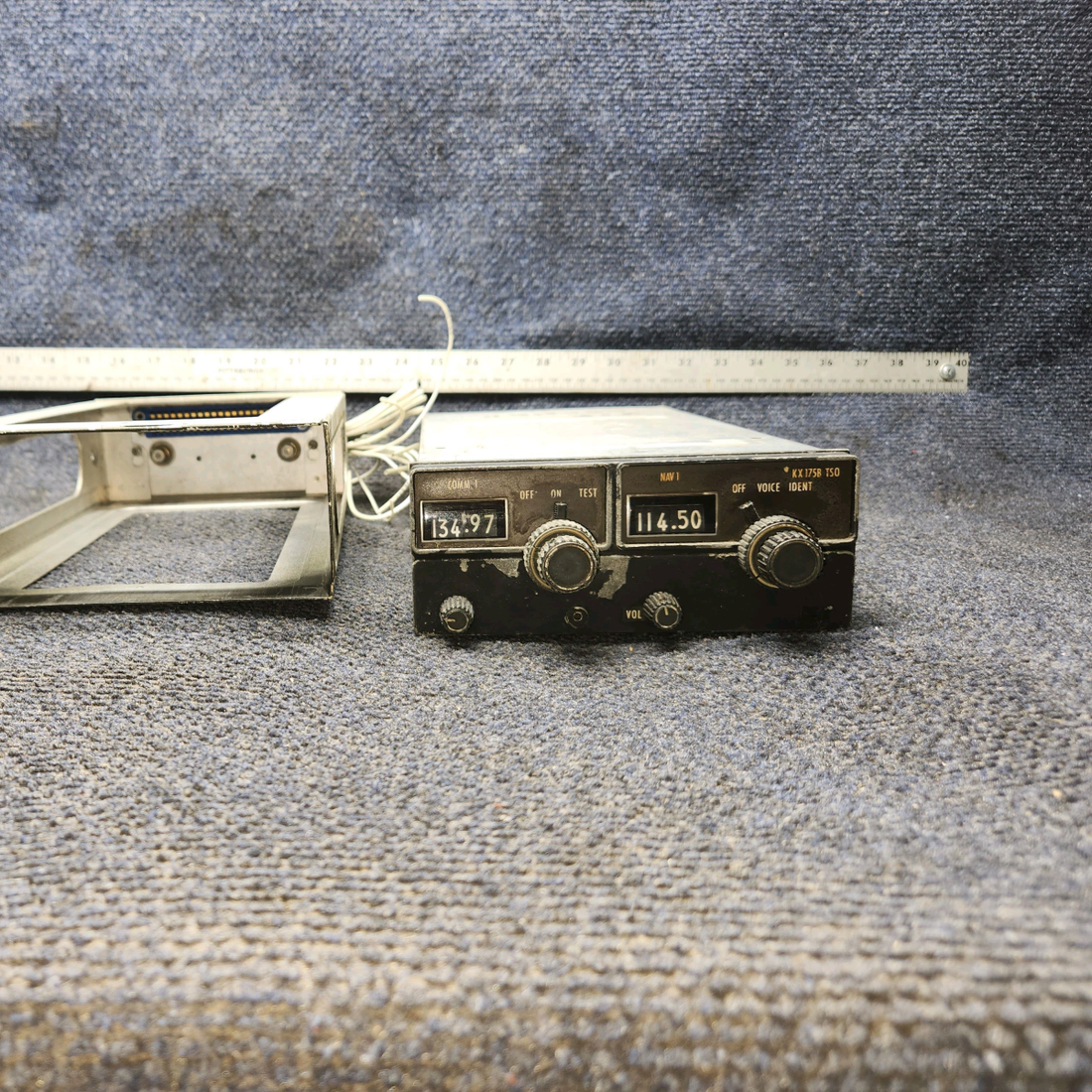 Used aircraft parts for sale, 069-1019-00 Bendix King Beechcraft C23 SUNDOWNER KX 175 NAV/COM – Includes Rack and Connector