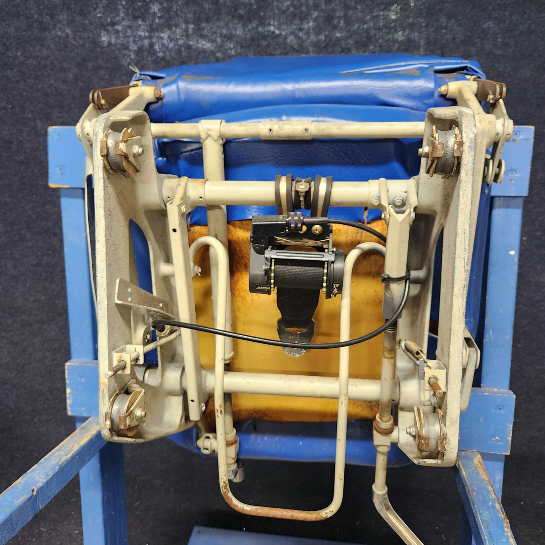 Used aircraft parts for sale, 0514142-1 cessna 172N Infinite Adjust Pilot Front Seat Assembly